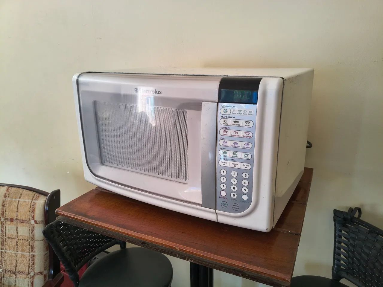 Microondas Electrolux a venda com garantia  - Foto 4