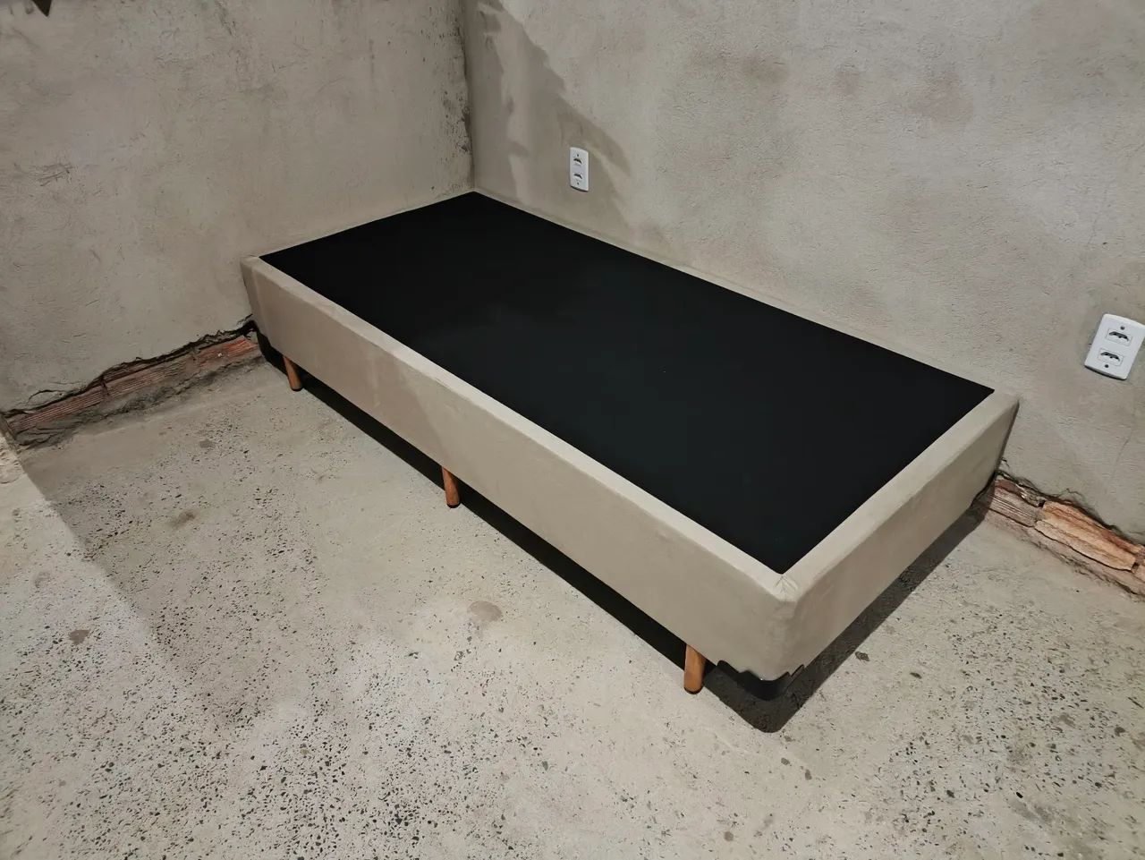 Base box solteiro 