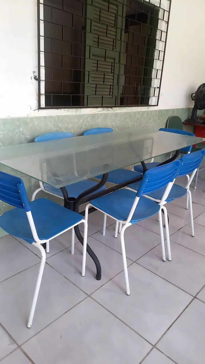 Vendo mesa com cadeiras - Foto 2