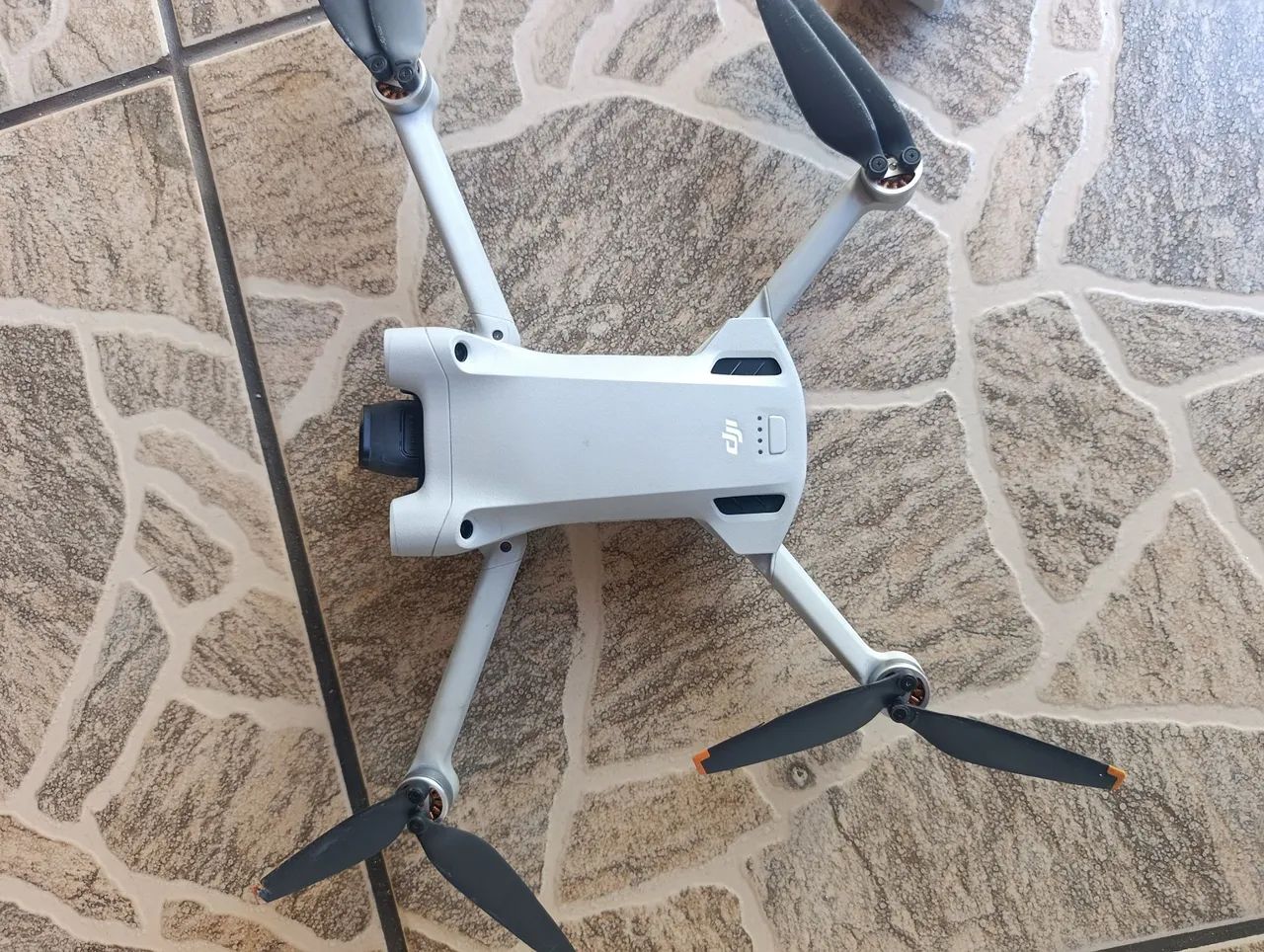 DJI mini 3 pro voando sem imagem. - Foto 2