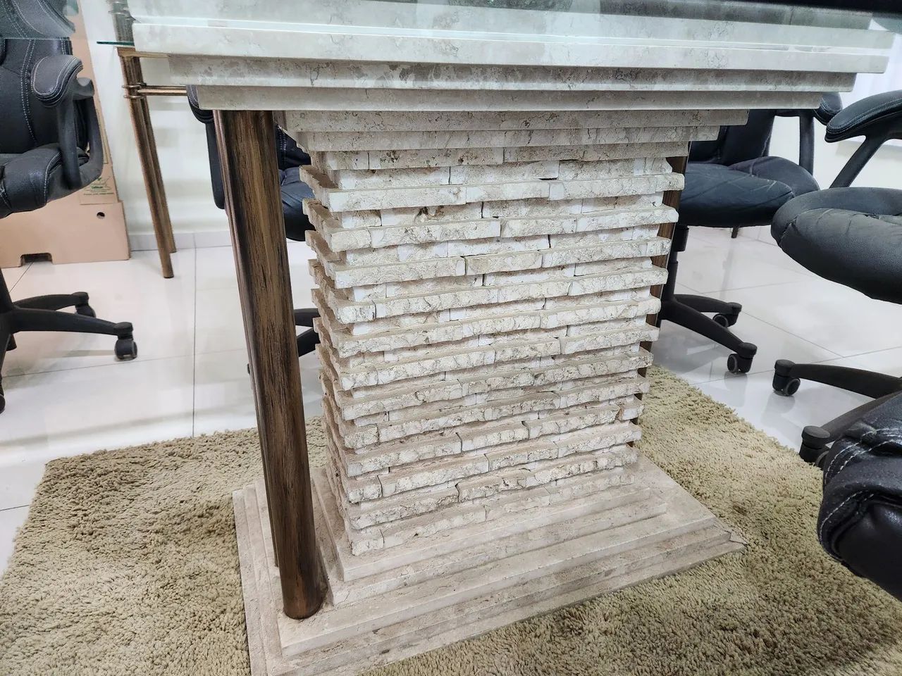 Mesa de reunião em vidro com base em travertino + aparador - Foto 4