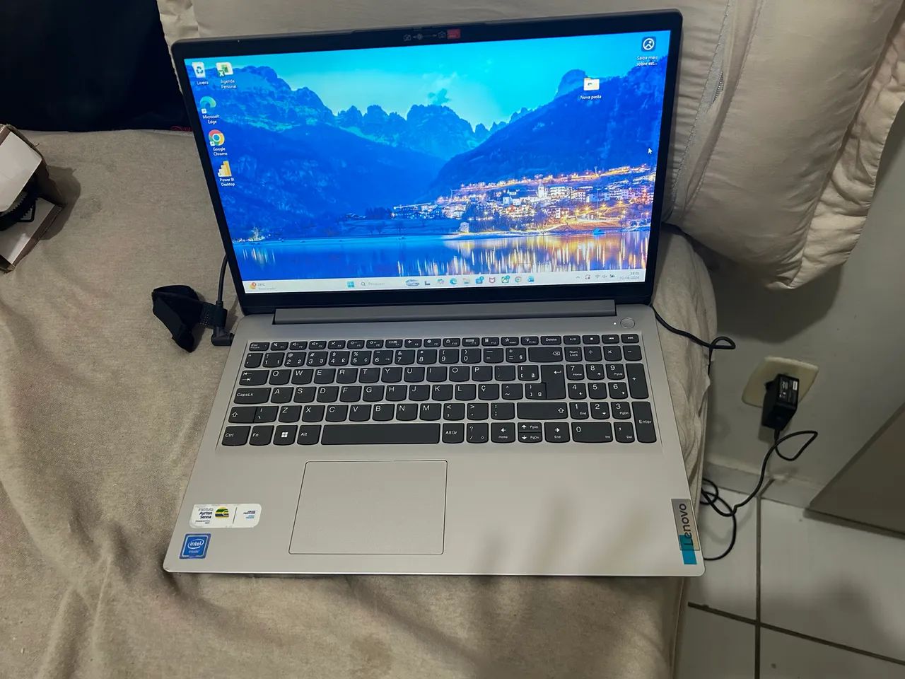 Notebook Lenovo IdeaPad 1 15IGL7 - Excelente estado