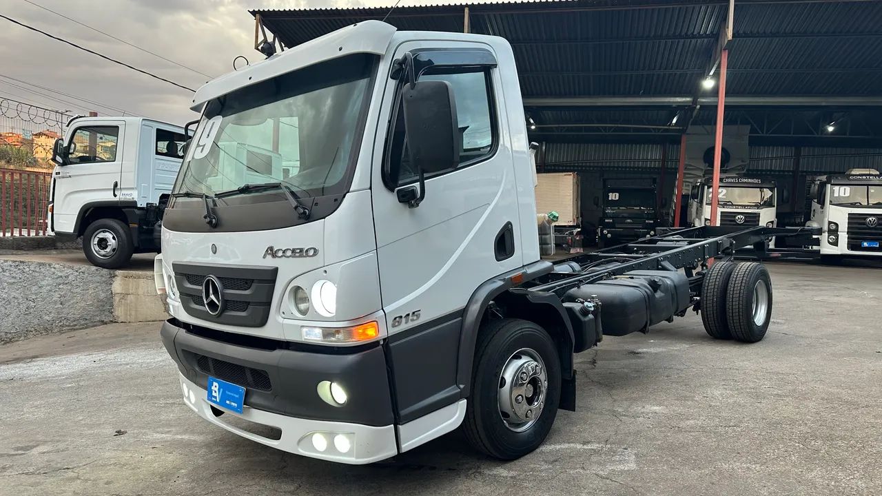 MB accelo 815 CE