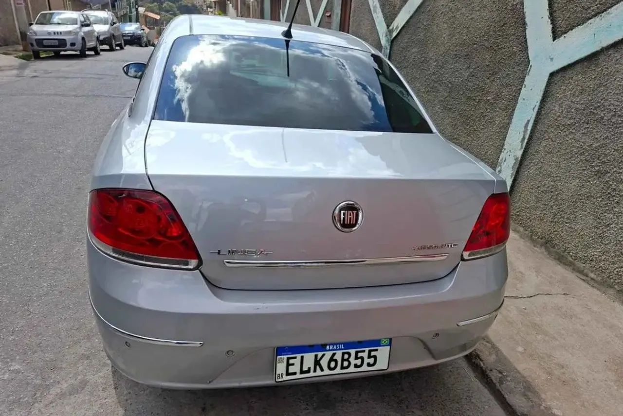 Fiat Linea Absolute 1.9/1.8 Flex Dualogic 4P 2010 - Foto 2