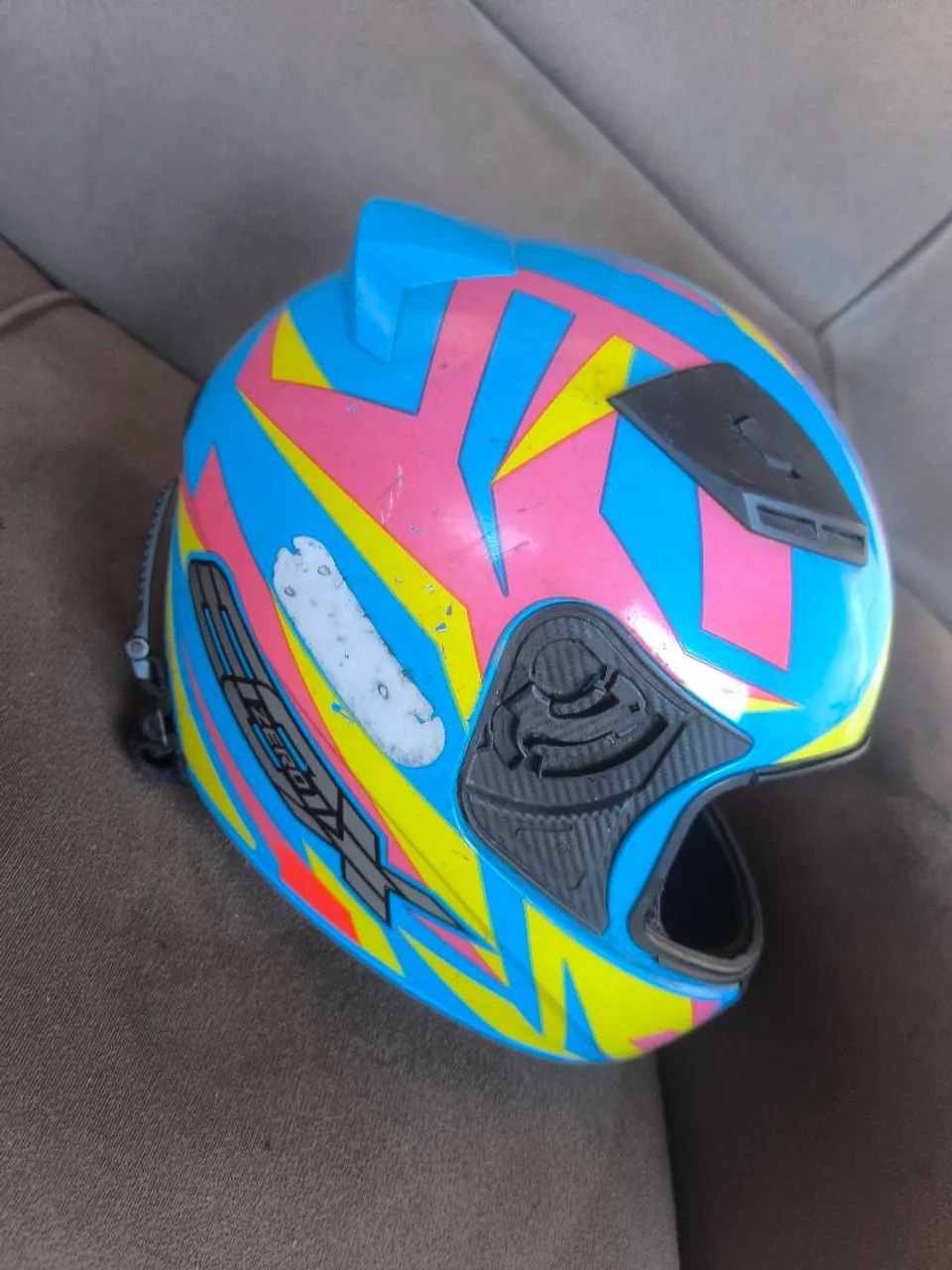 Capacete top