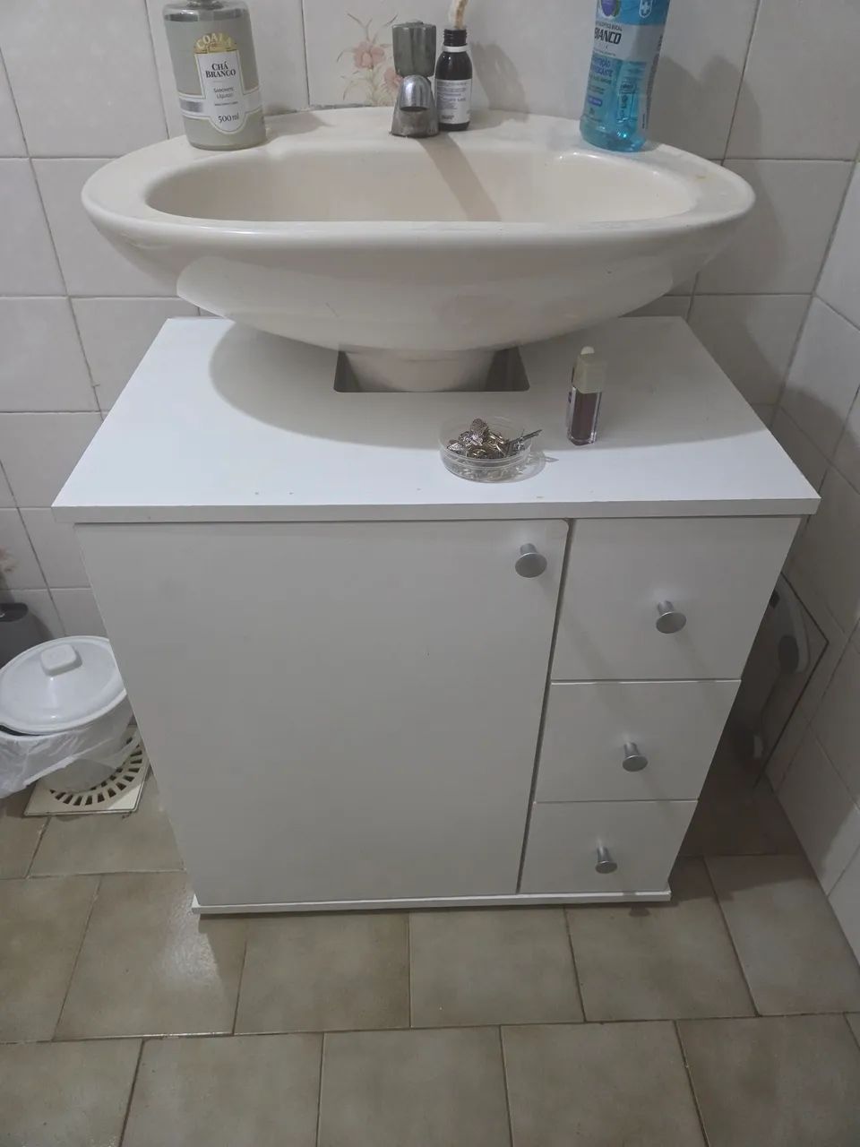 Armário de banheiro