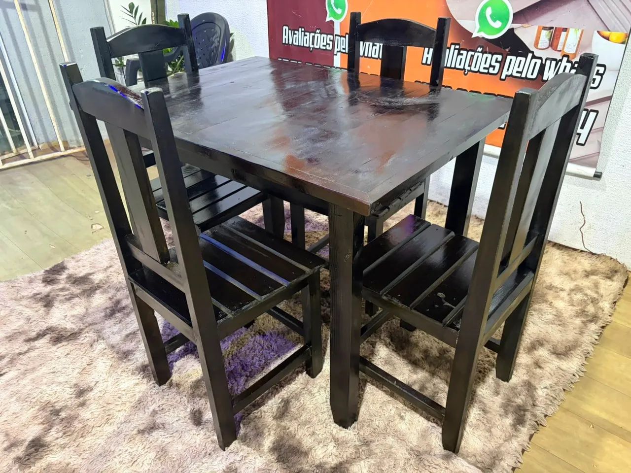 Mesa madeira 4 cadeiras NOVA ((ENTREGO GRATIS)) - Foto 3