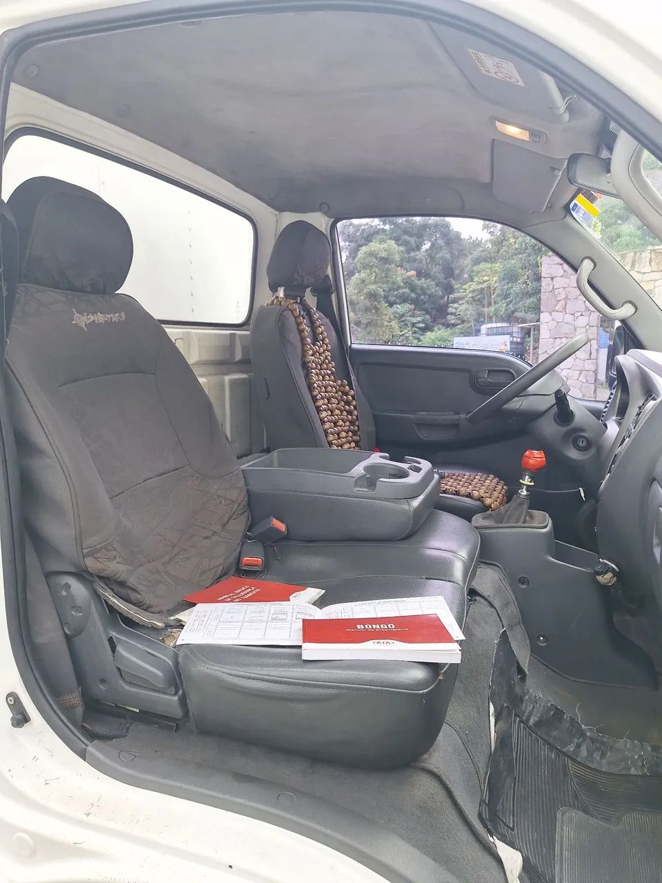 KIA Bongo UK 2500 Baú Randon carga seca 2. dono toda revisada e com pneus novos  - Foto 11