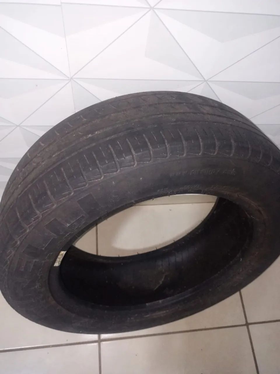 PNEU PIRELI 185 / 50 / 15 FALAR NO WHATS * C/ GABRIEL