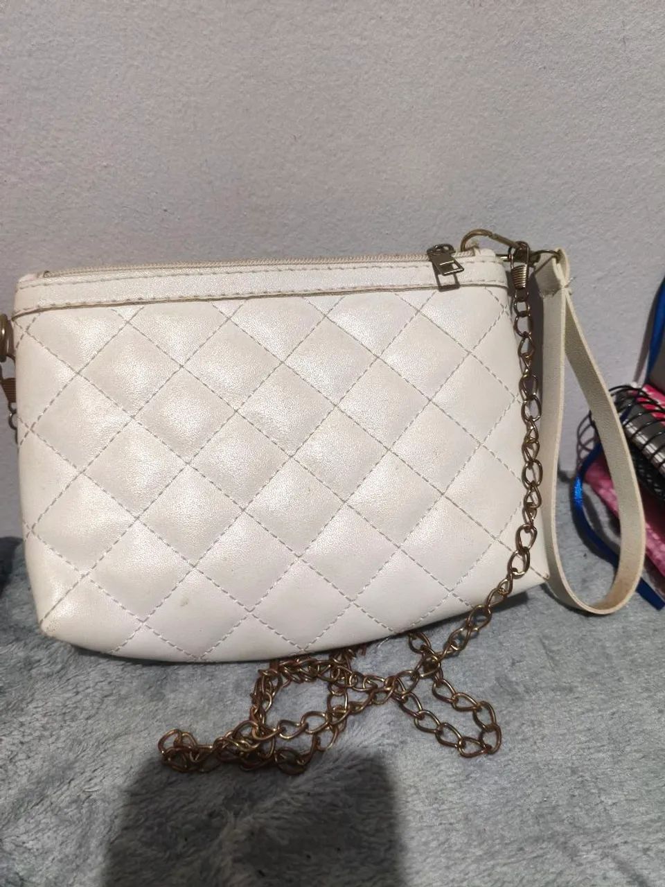 Bolsa branca de ombro com alça de corrente  - Foto 3