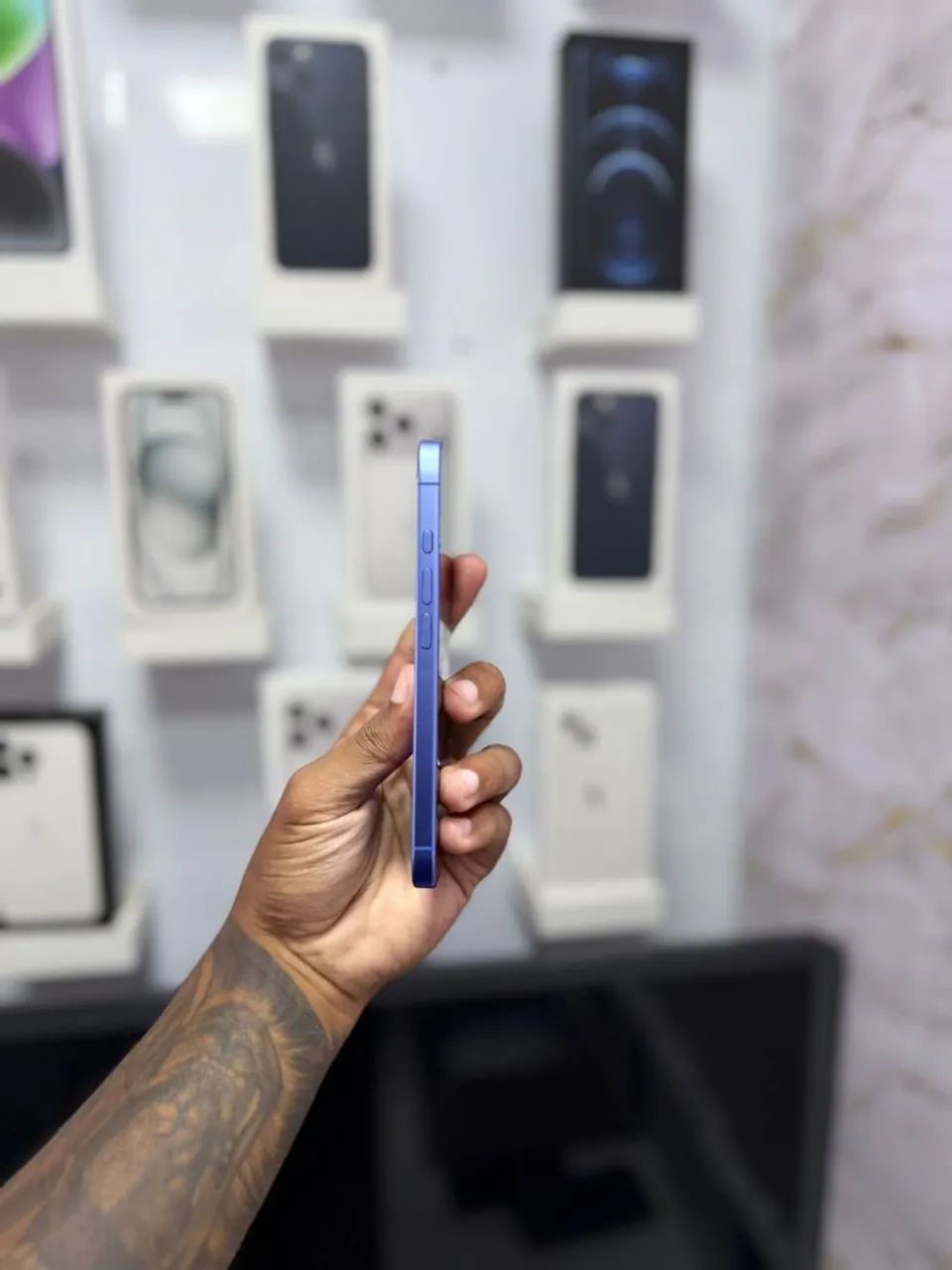 IPHONE 16 128GB AZUL<br>R$ 4.099,00 TOP - Foto 2