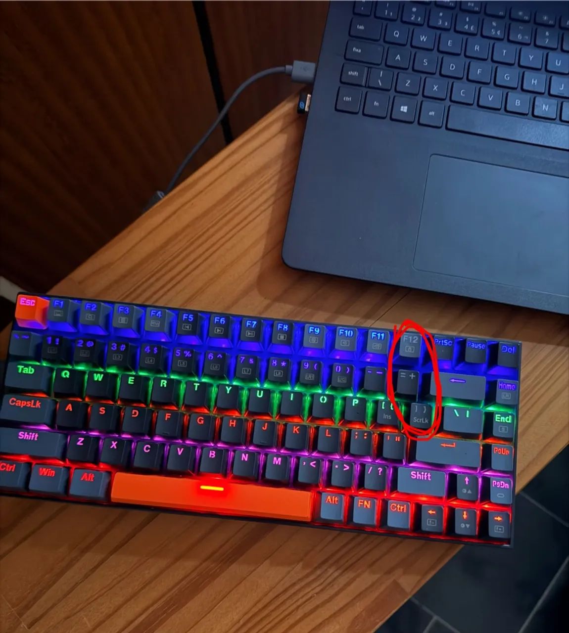 Teclado RGB Mecânico 