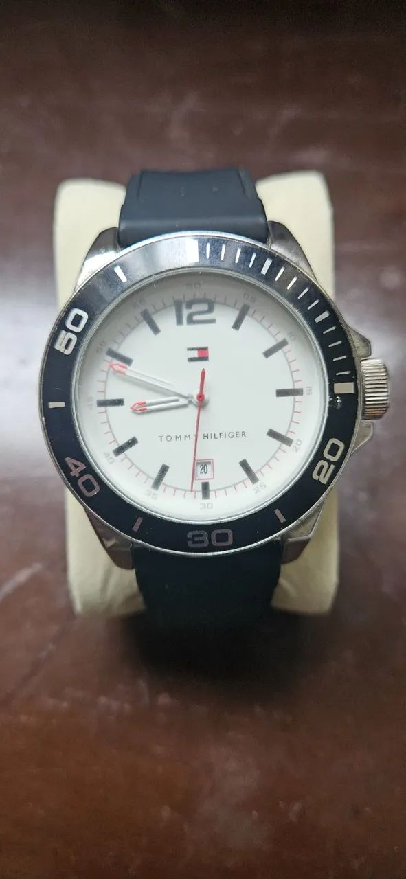 Relogio Tommy Hilfiger Original Branco/Prateado com pulseira Preta