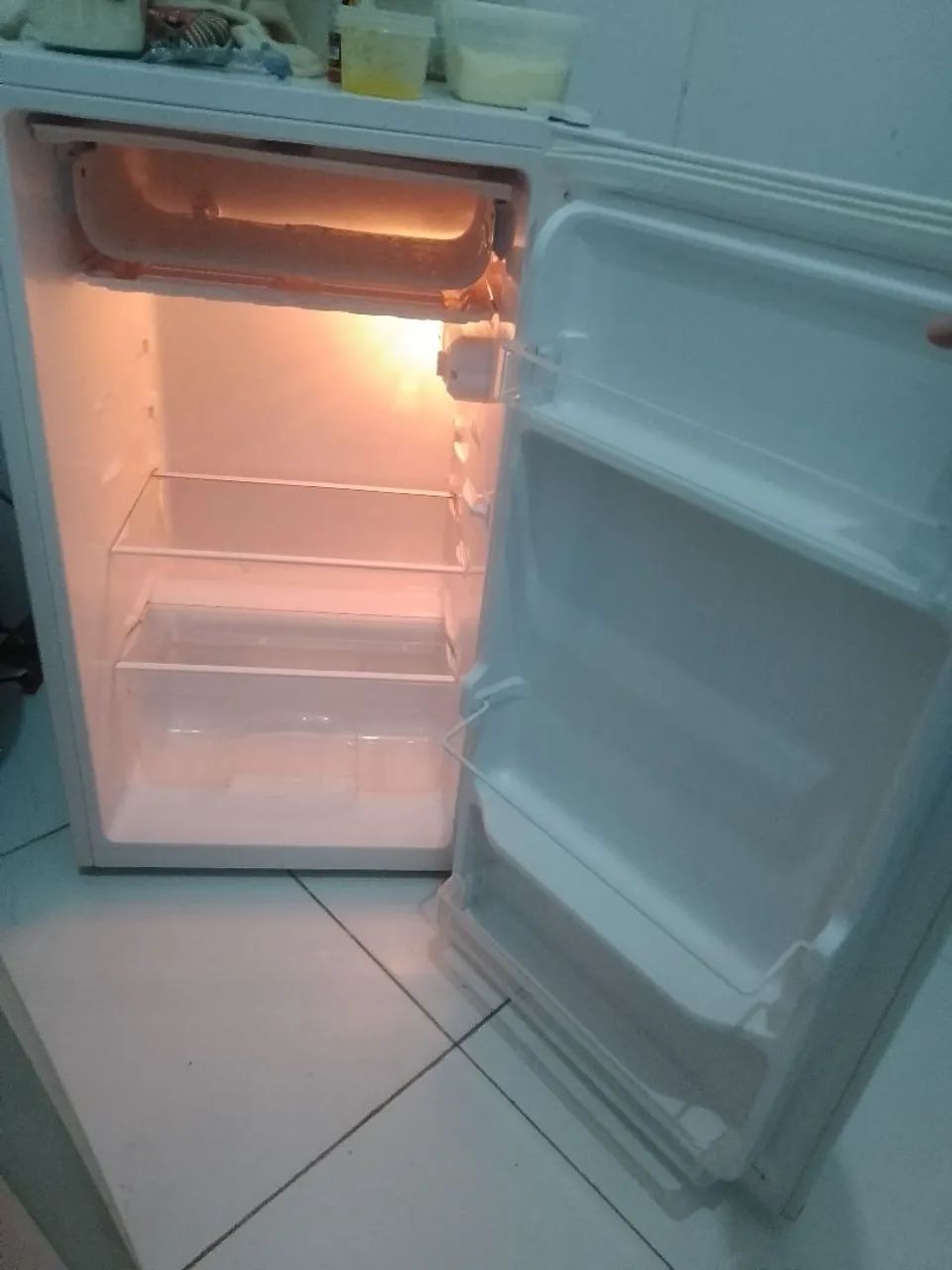 Frigobar 93L Philco + transformador 220w - Foto 4