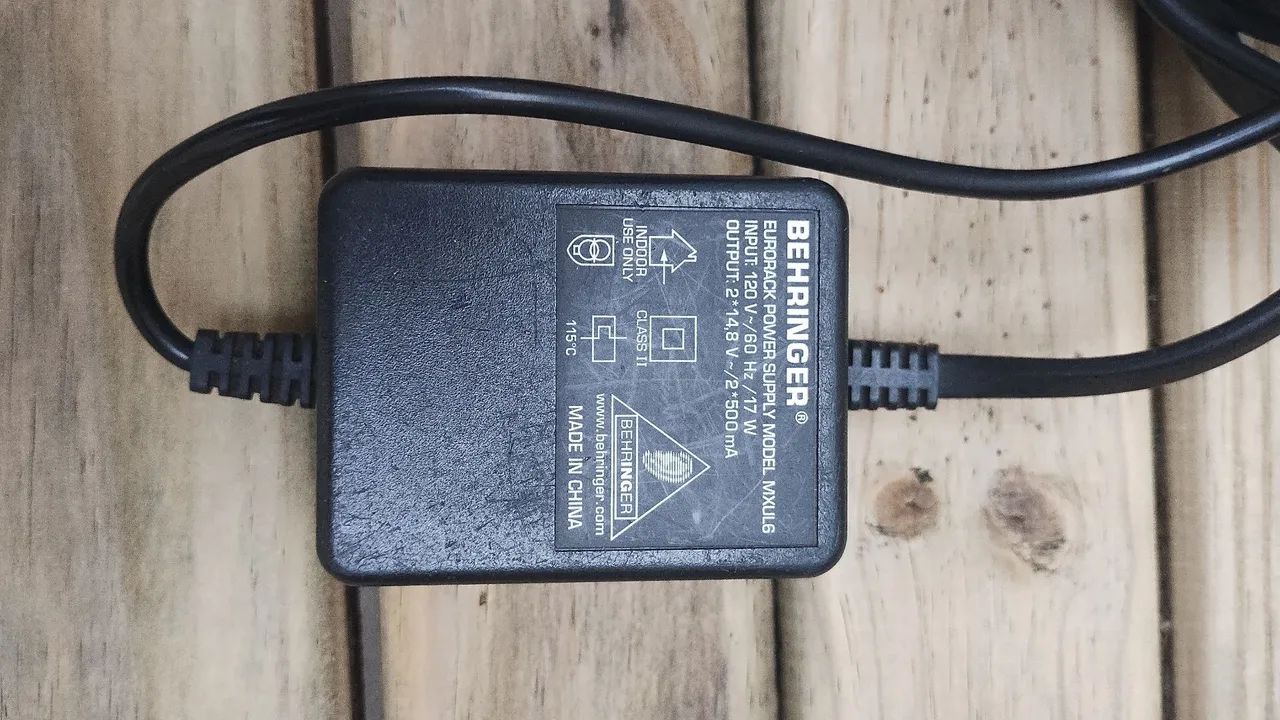Mesa de Som Behringer Xenyx 1202FX - Excelente Estado - Foto 3