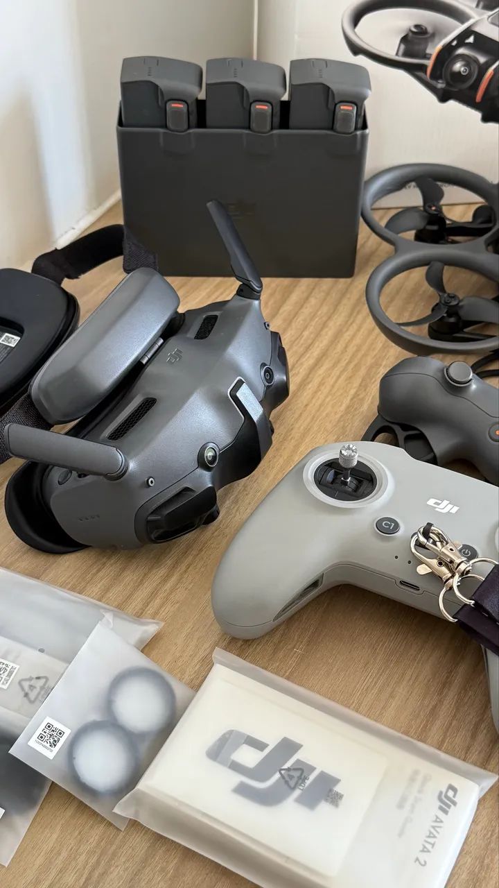 Dji Avata 2 - Fly More Combo + Remote Controller 3