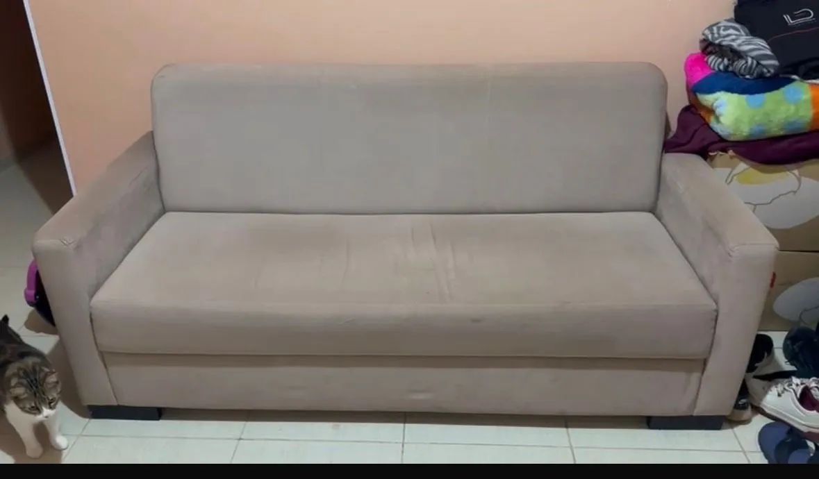 Sofá 2m em ótimo estado!445639550892124160