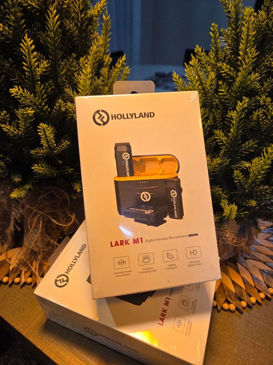 Microfone Lapela Sem Fio Lark M1 Duo Com Cancelamento de Ruido para 2 pessoas - Foto 2