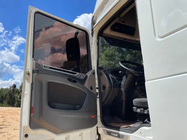 DAF XF 530 6X4 ANO 2024 TETO ALTO COM 303 MIL KM - SUSPENSÃO A AR NA DIANTEIRA - PRONTO PA - Foto 11