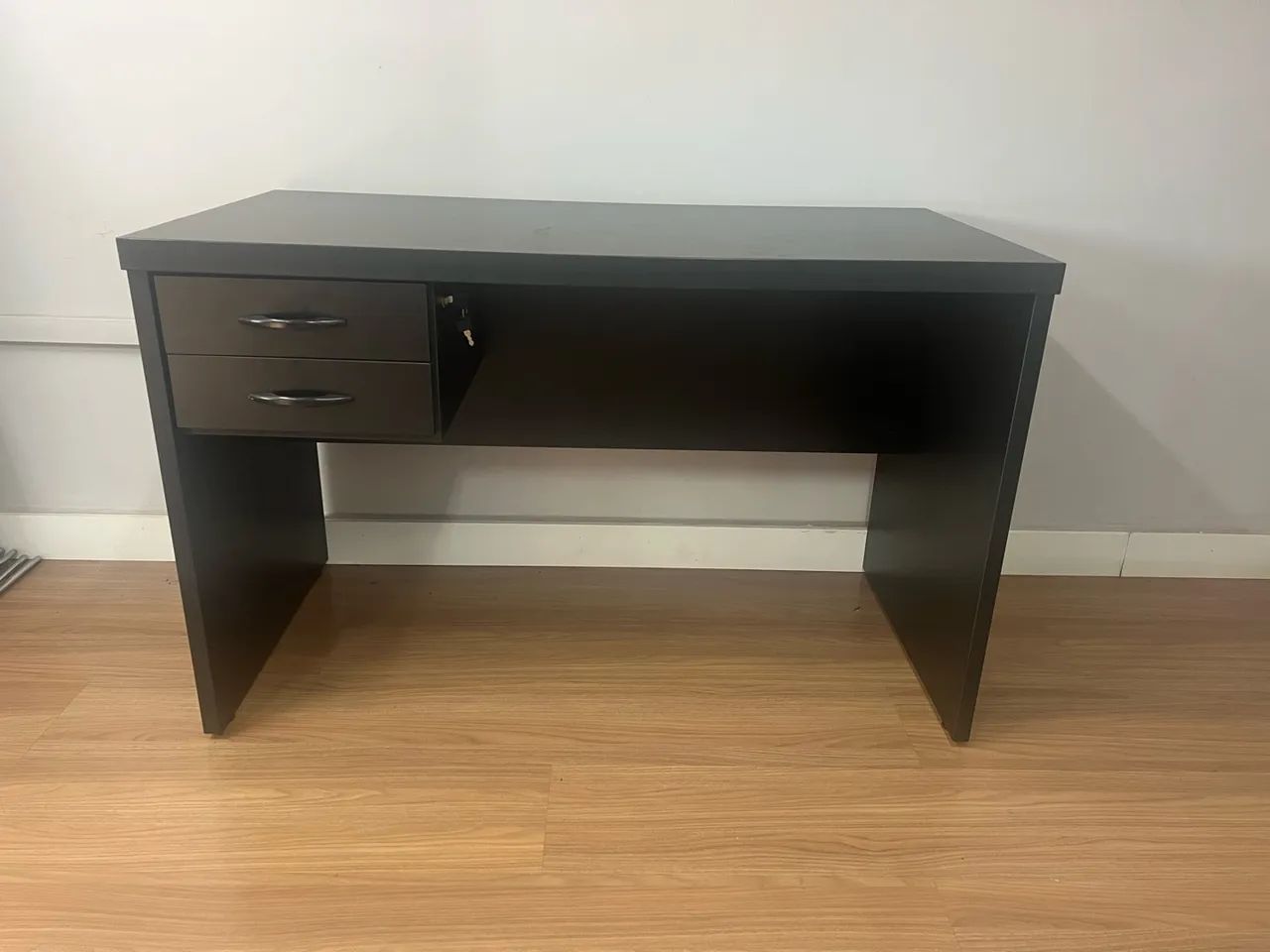 Mesa Escritório Preta com 2 Gavetas - Foto 5