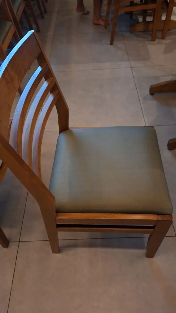 OPORTUNIDADE: Lote Profissional de Móveis para restaurantede Madeira DellaBruna - Foto 2
