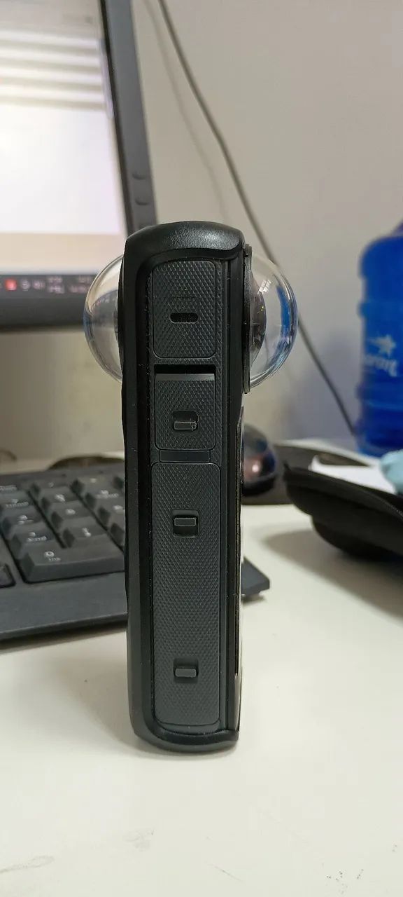 INSTA 360X4 CAMERA DE ACAO - Foto 4