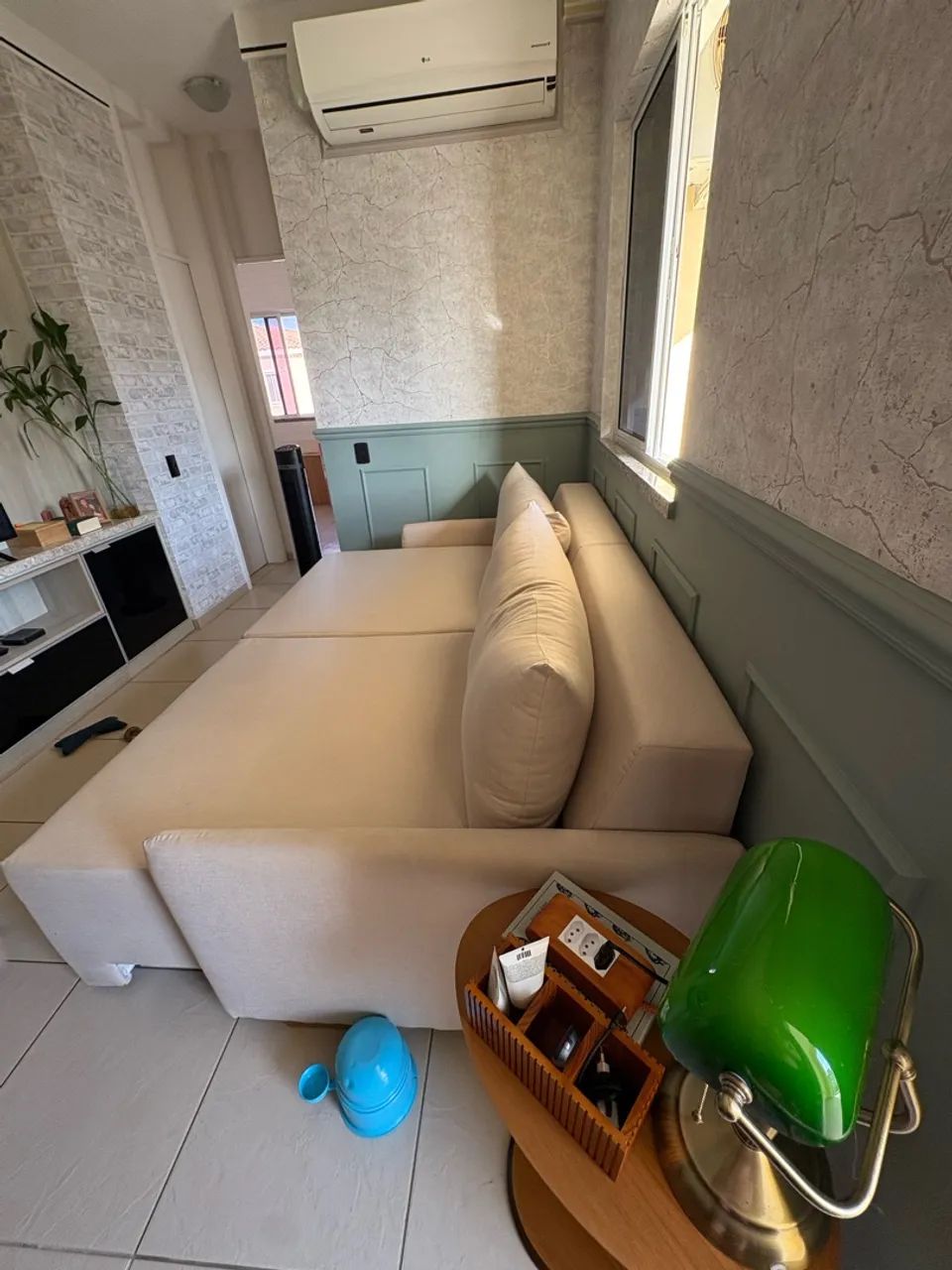Sofá 4 lugares / 2,20M / 1 ano de uso / Perfeito estado / Com manta  - Foto 5