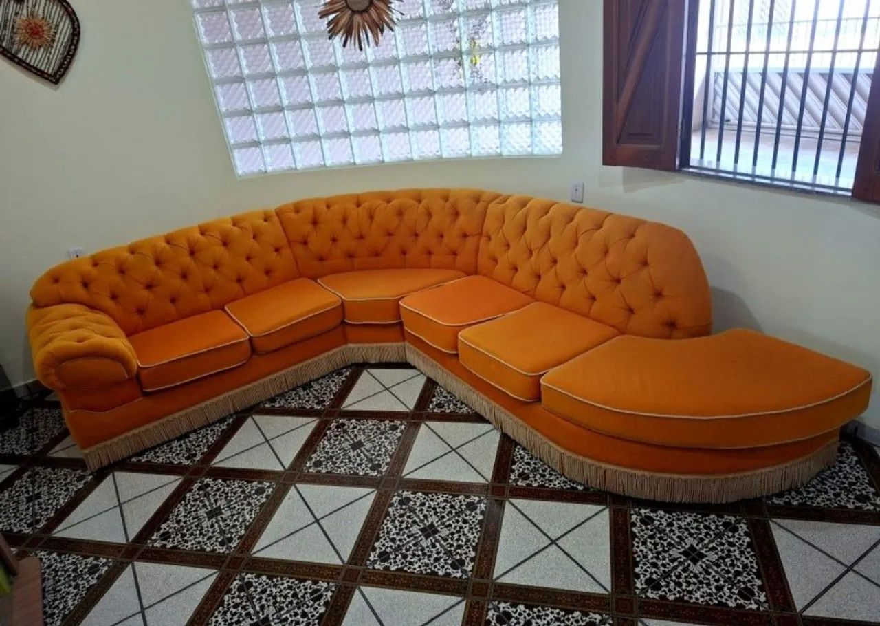 Lindo sofá curvo cor laranja    valor R$ 2.000,00 - Foto 2