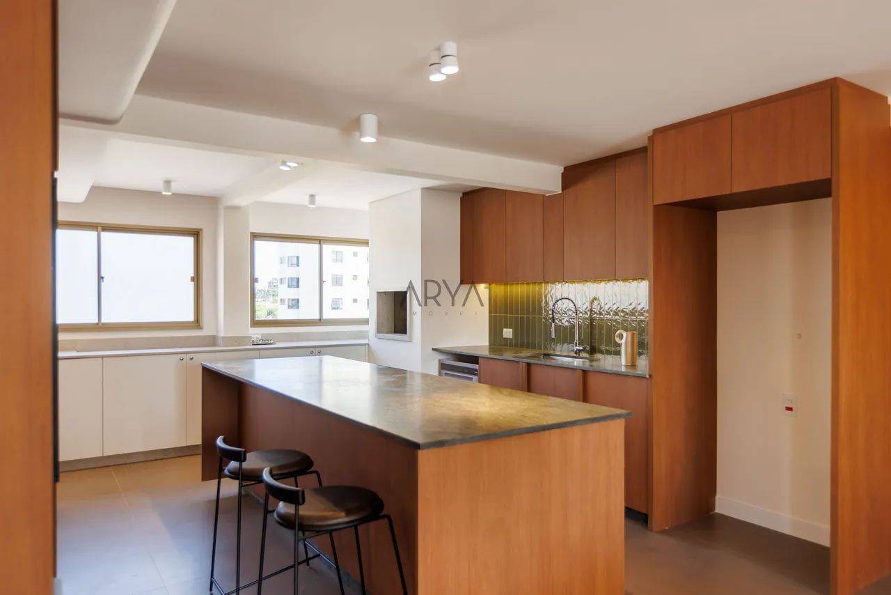 Apartamento à venda no Edifício Patras no Bigorrilho ARYA1