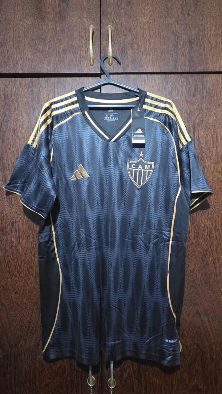 Camisa Atlético-MG três preto e dourado 2025