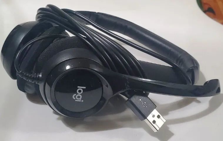 Headset com fio USB Logitech H390 Preto Seminovo - Foto 3
