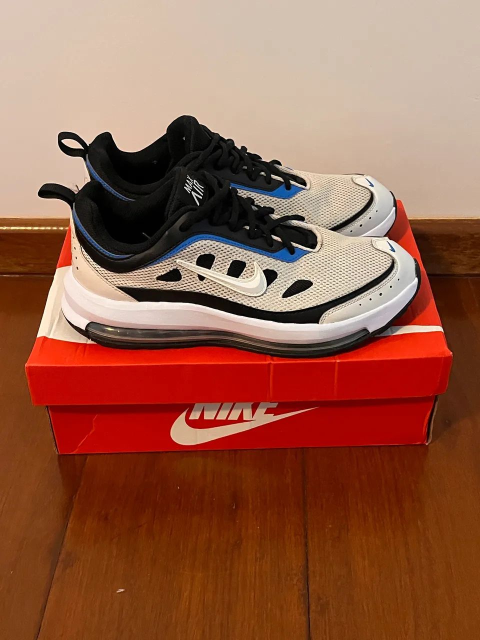Tênis Nike Air Max AP - Branco e Azul