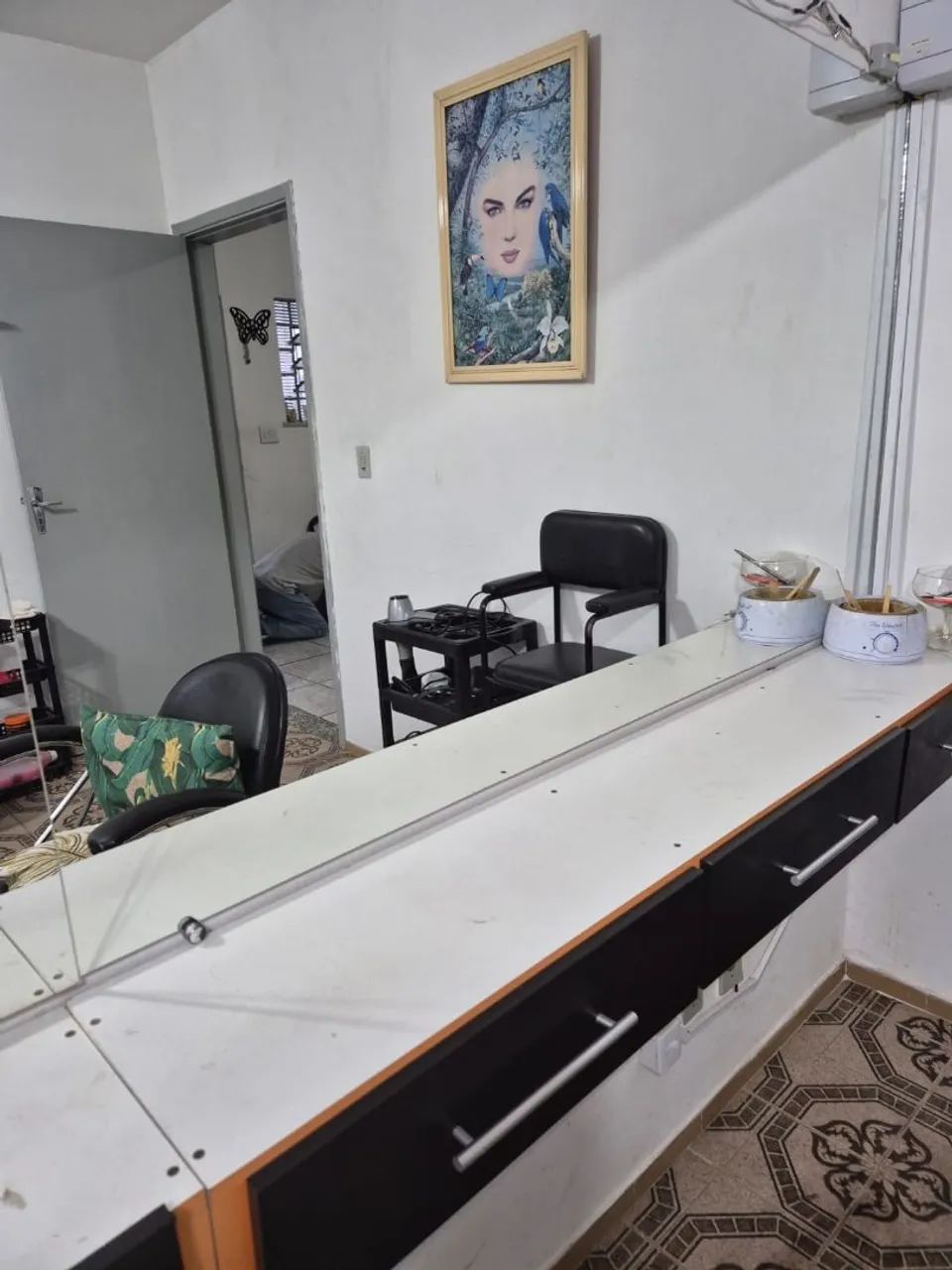 Bancada, balcão com espelho salão de beleza