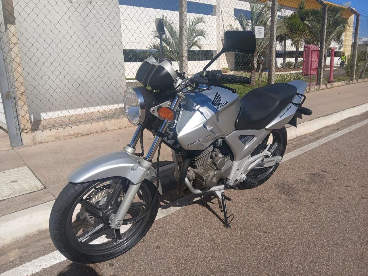 Honda CBX TWISTER - Foto 2