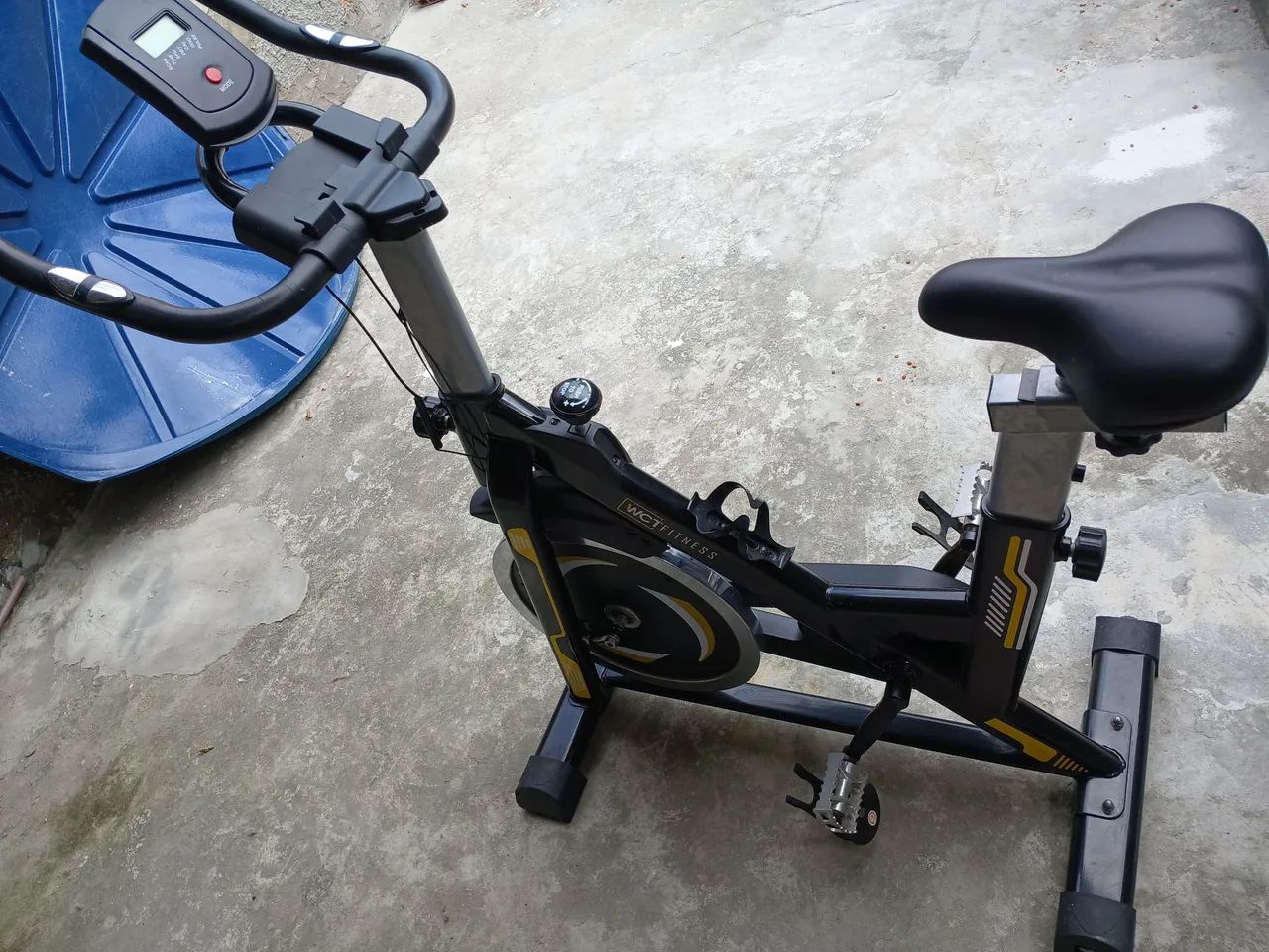 BICICLETA ERGOMÉTRICA 
