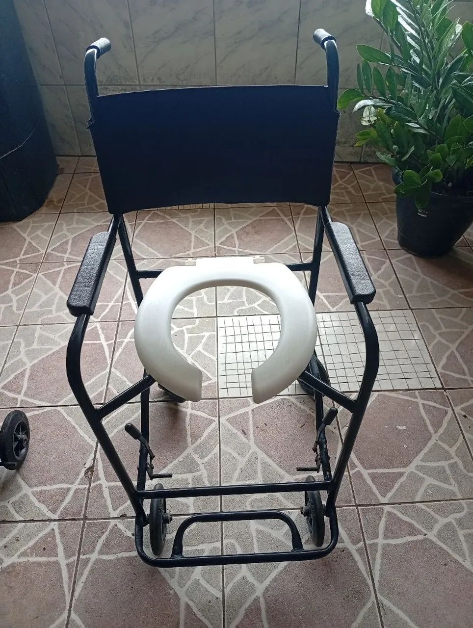 Cadeiras de Roda e banho  - Foto 2