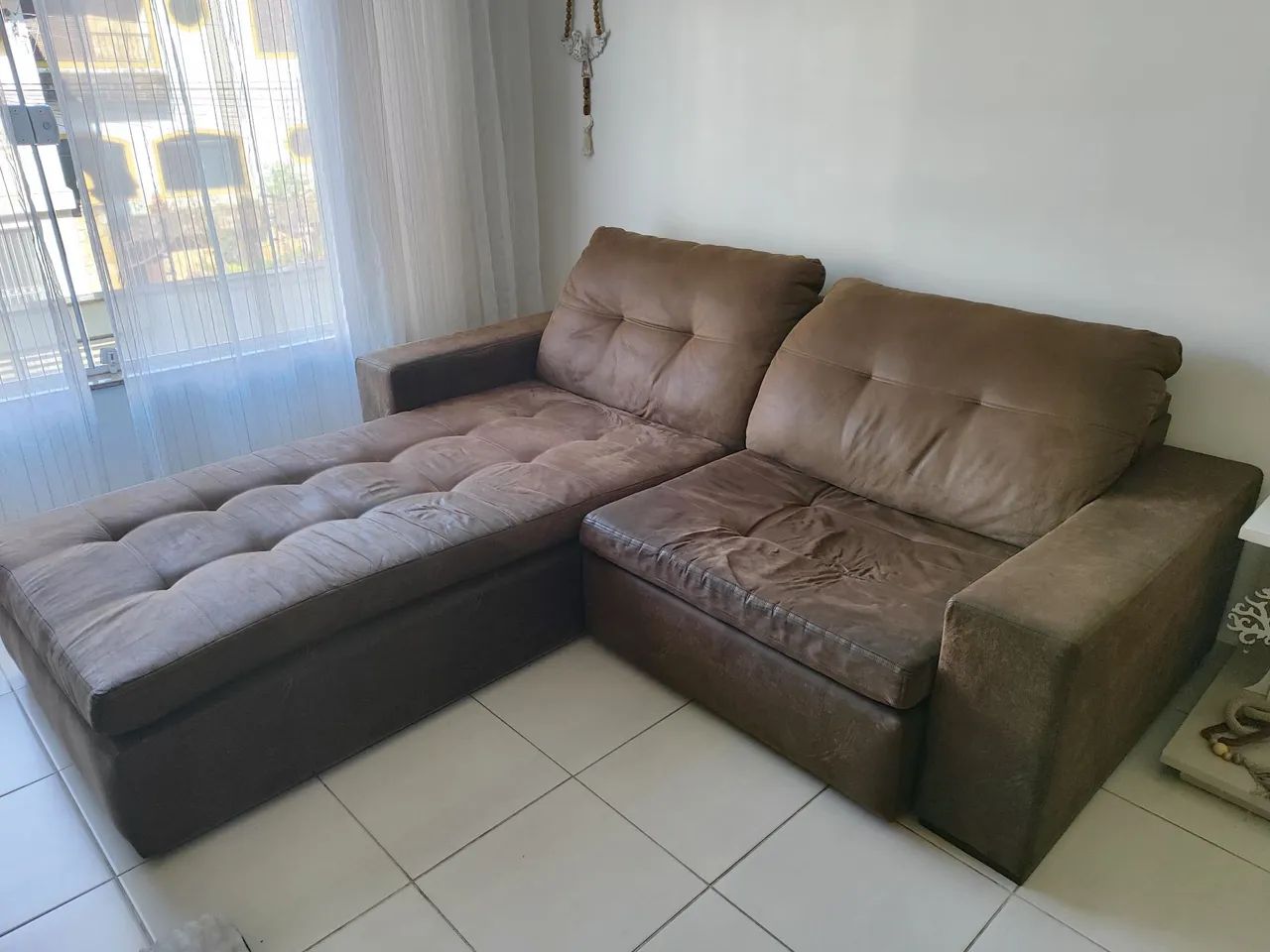 Sofá 2,50m com chaise que vira cama - Foto 2