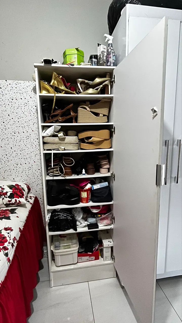 Armário com espelhos 