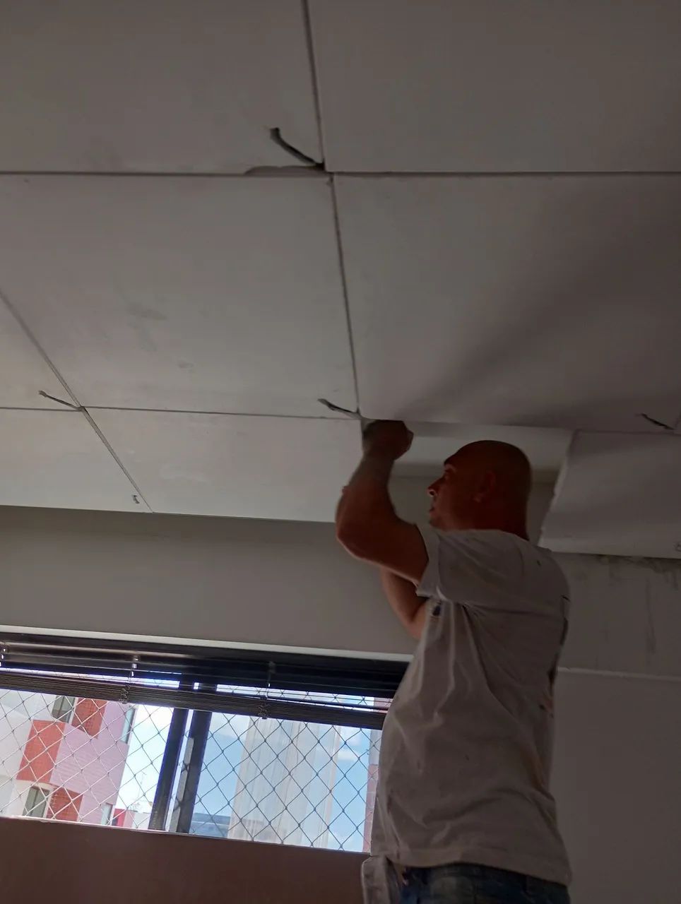 GESSEIRO E PINTOR