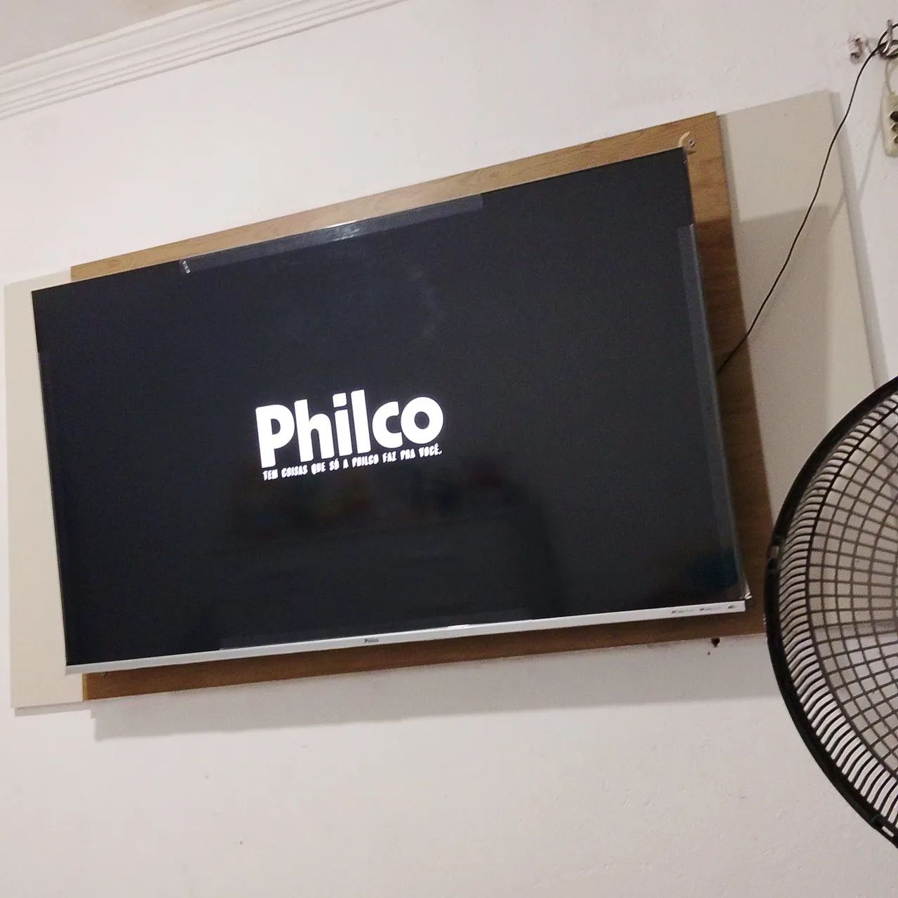 Vendo tv 58 polegadas Philco 2000 1 2 anos de uso.ainda com a película 