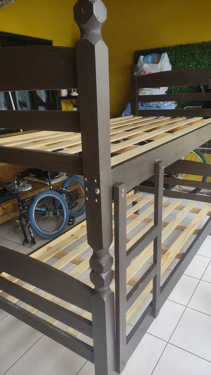 Cama brliche em madeira