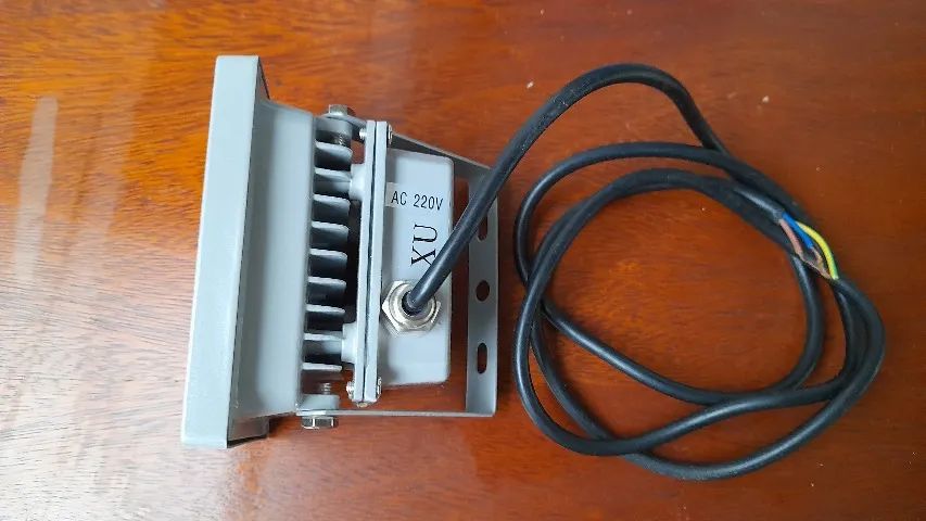 Refletor LED Externo 10W 800 Lumens Bivolt Automático - Foto 2