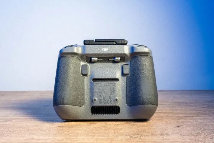 DJI Mini 4 Pro kit Fly More, controle com tela - Foto 5
