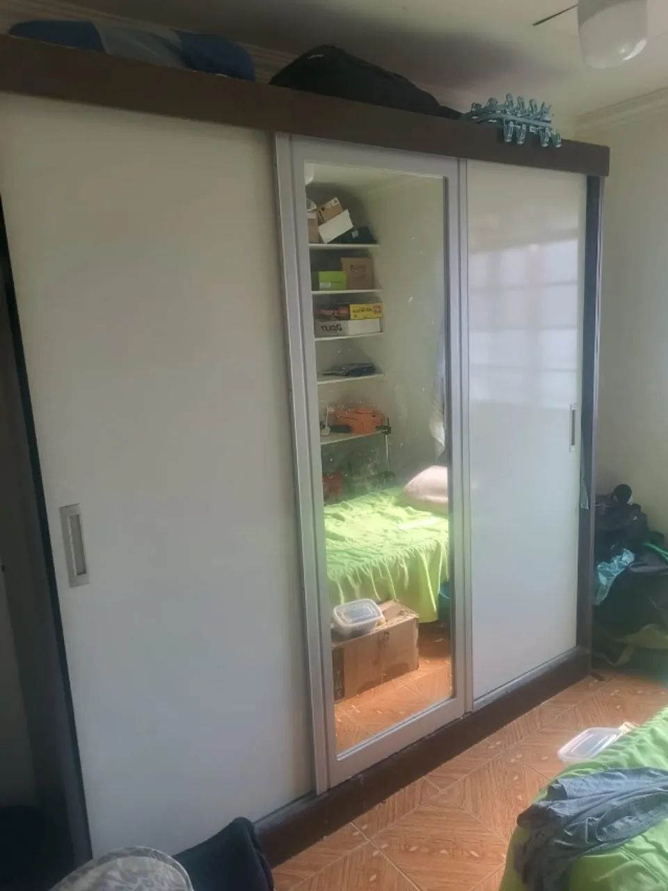 Guarda roupa casal com espelho grande  - Foto 3