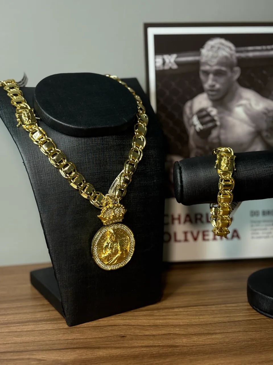 KIT CORRENTE E PULSEIRA BANHADO A OURO