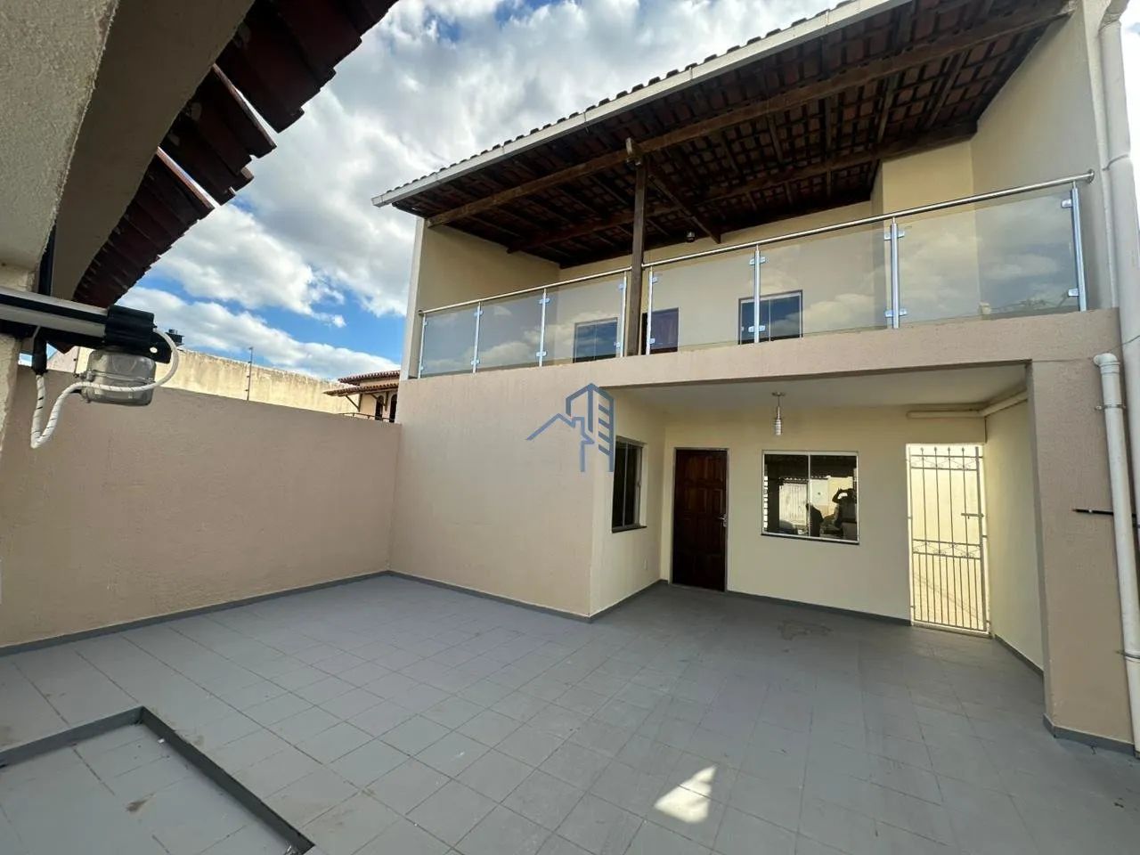 Casa duplex com 5/4 sendo uma suíte - Foto 2