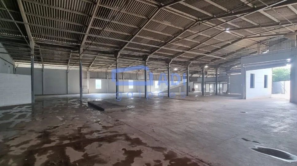 Galpão 3721 m² - 2 docas e pé direito 9 m  Cajamar - Foto 5