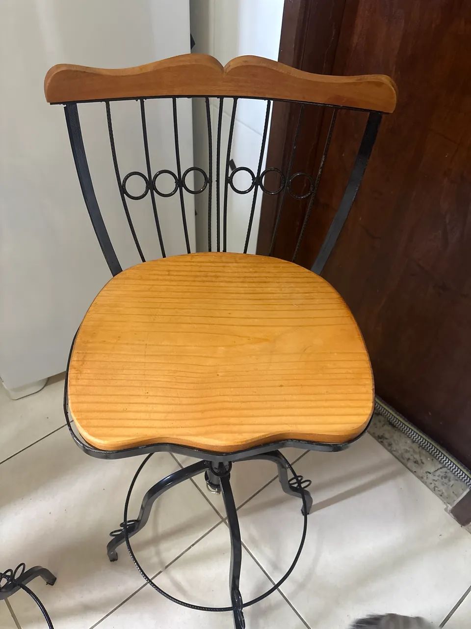 Banquetas de madeira e ferro - Foto 3