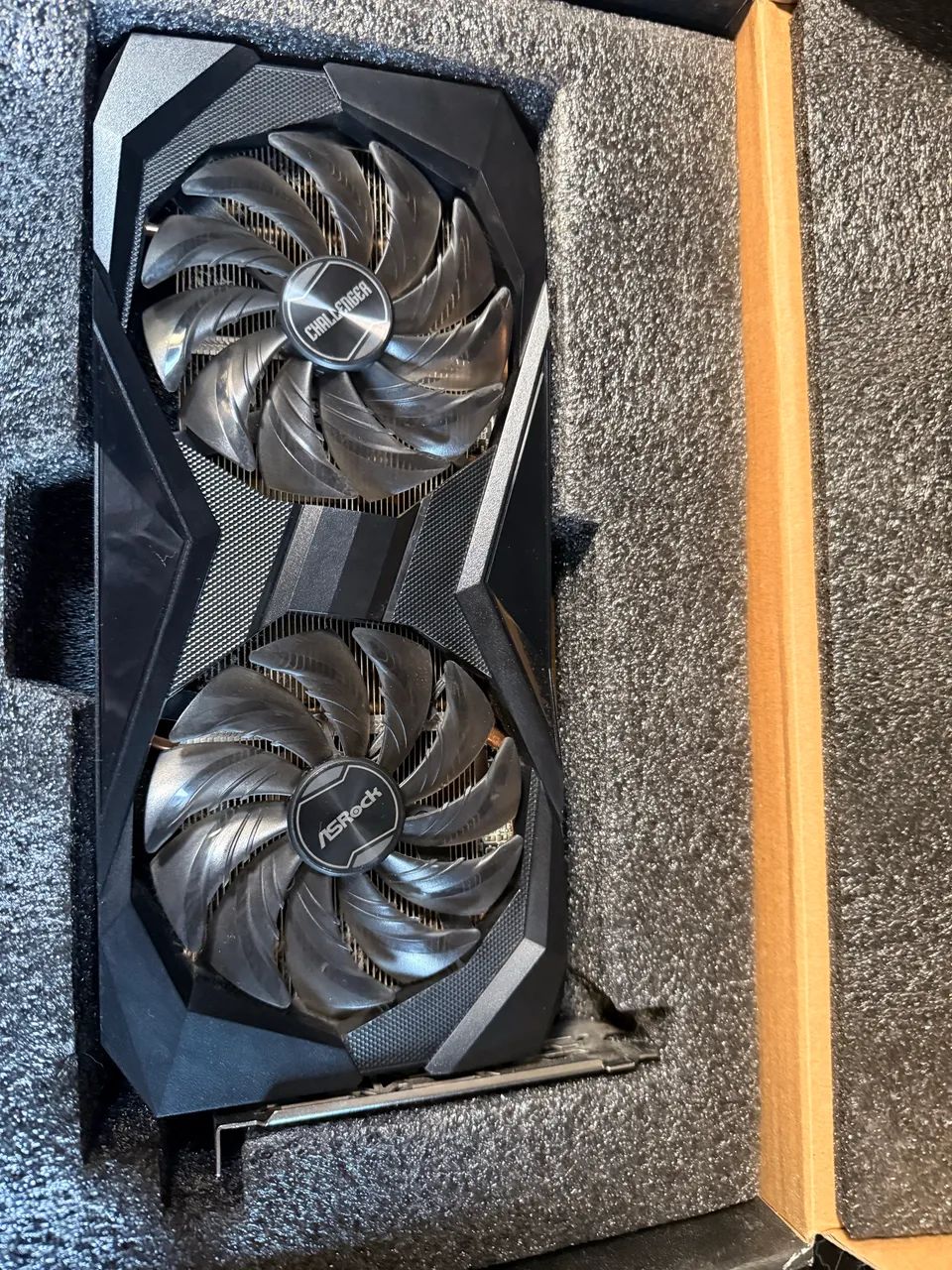 Placa de Vídeo RX 6600 XT ASROCK CHALLENGER 8GB - Foto 2