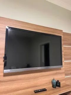 Vendo TV Sony de 46 polegadas (Modelo KDL-46EX605) em excelente estado de conservação. Ima